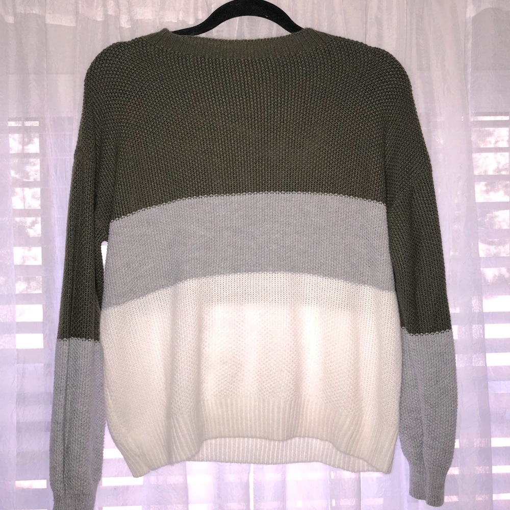 Green, gray and White color block Sweater